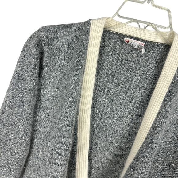 Vintage 70s Mohair Angora Blend Long Sleeve Preppy V Neck Button Front Cardigan - Picture 3 of 5